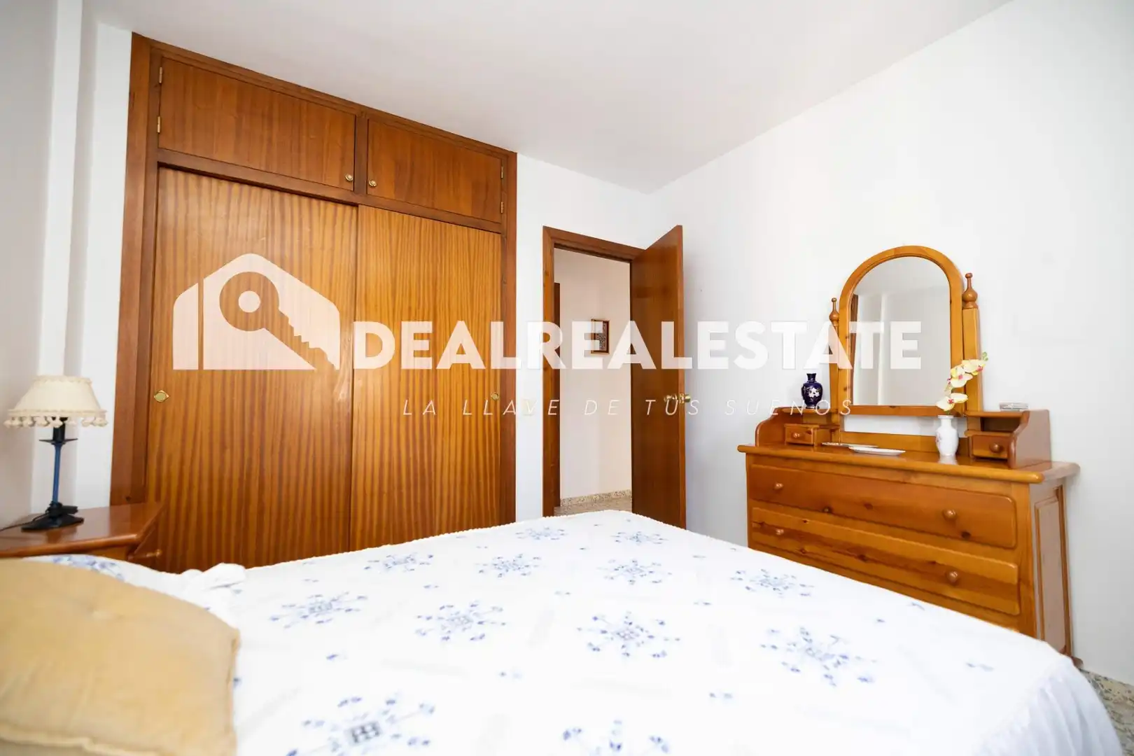 Dormitori de Casa o xalet en venda en Almonte amb Jardí privat, Terrassa i Moblat