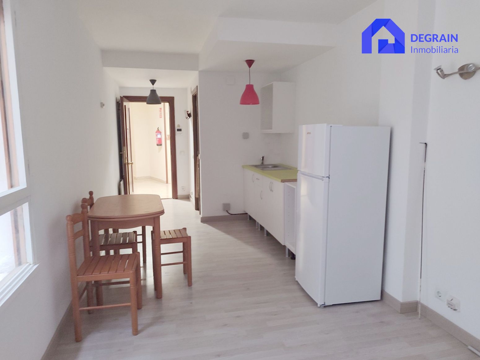 Cuina de Pis en venda en Oviedo  amb Calefacció