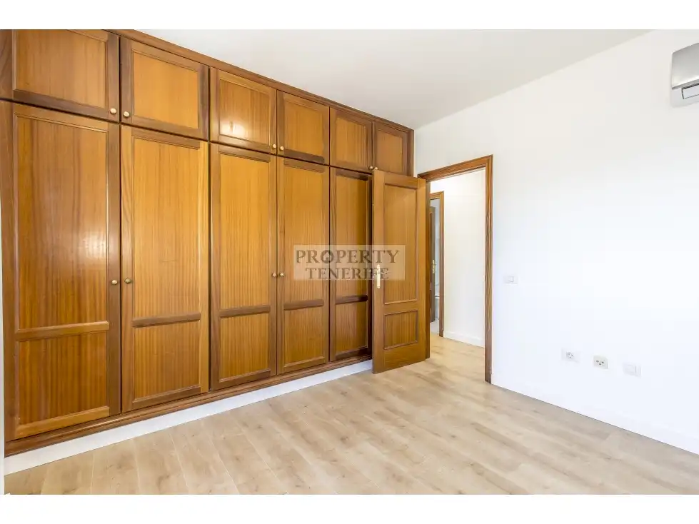 Schlafzimmer von Wohnung zum Verkauf in Arona mit Terrasse und Schwimmbad