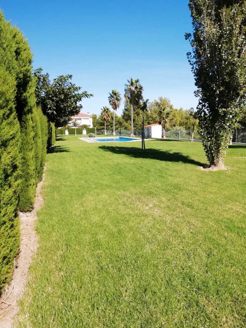 Piscina de Apartament en venda en Mont-roig del Camp amb Aire condicionat, Calefacció i Traster