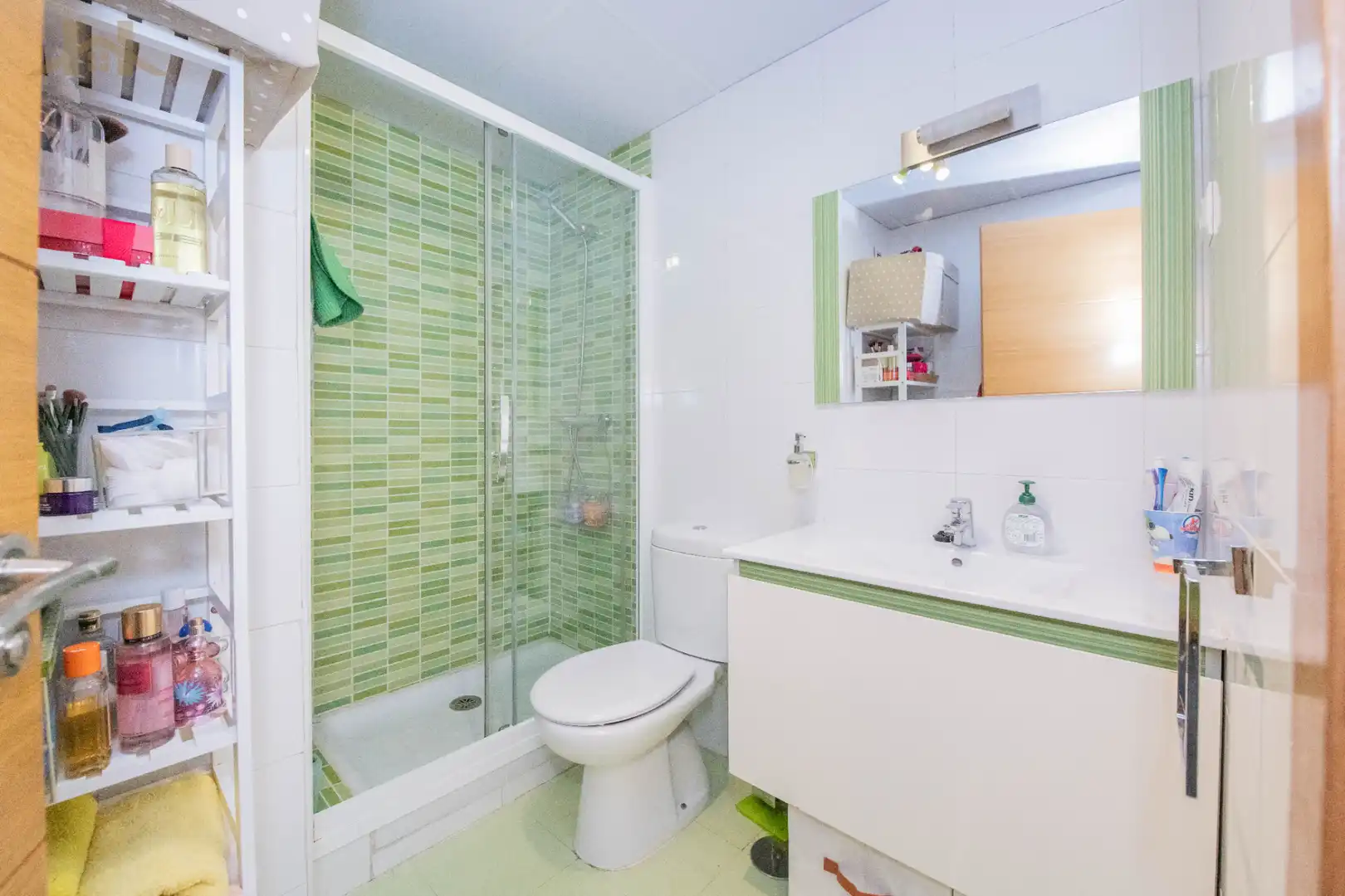 Bathroom of Flat for sale in Madrid  with Air Conditioner, Heating and Terrace