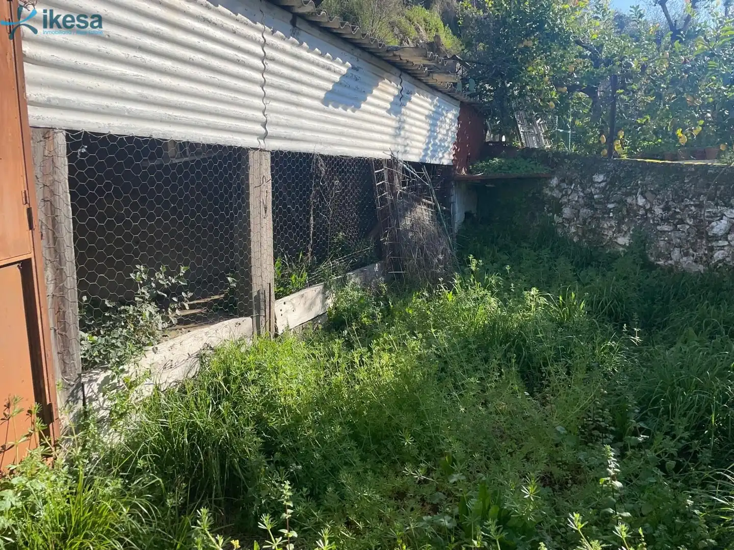 Casa adosada en venta en Constantina
