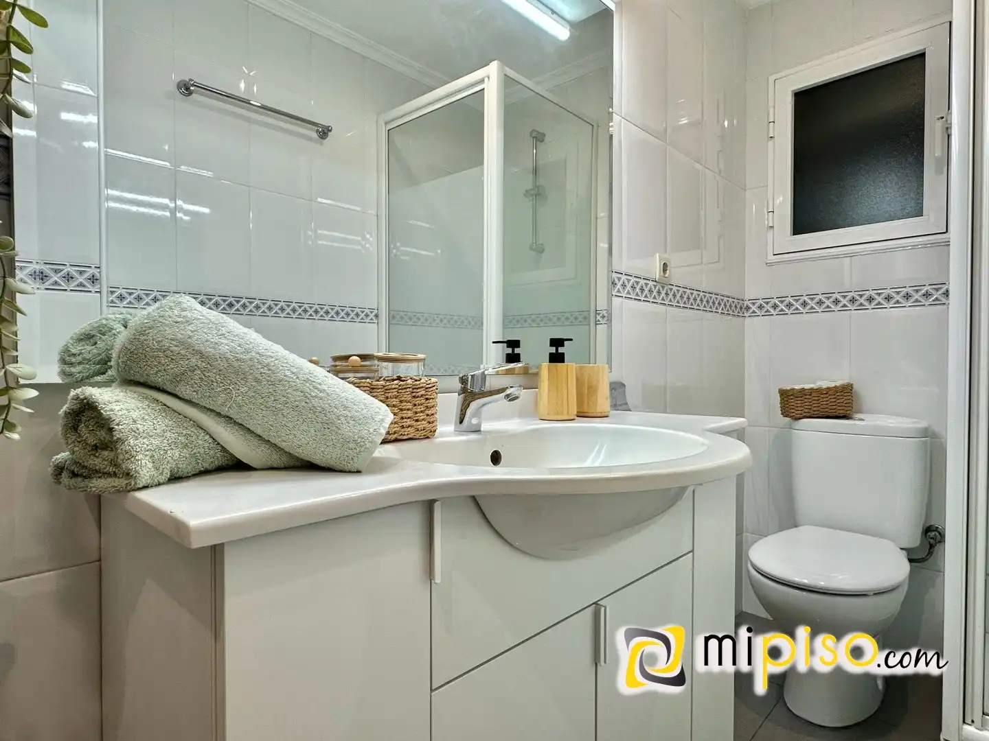 Bathroom of Flat for sale in Laredo  with Furnished