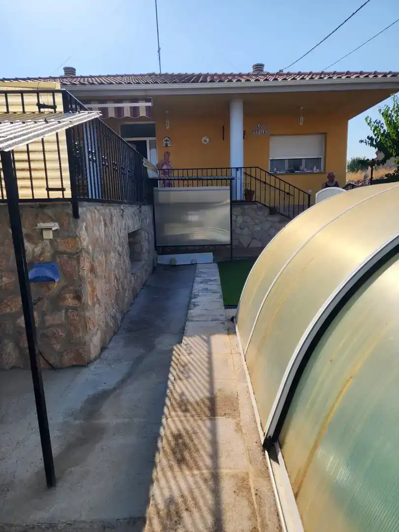 Terraza de Piso en venta en Alfaraz de Sayago con Jardín privado, Piscina y Amueblado