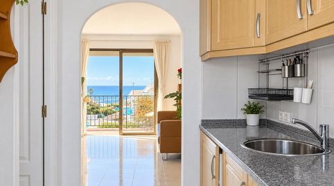 Foto 2 de Piso en venta en la Cortijera, 6, El Faro de Calaburra - Chaparral, Mijas