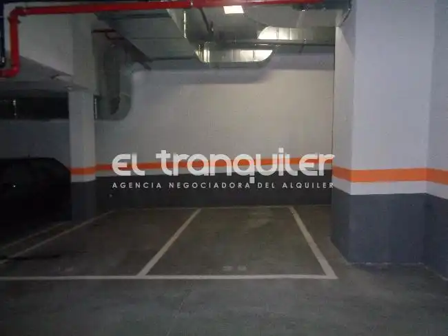 Wohnung zur Miete in Calle Fernando Trueba, Centro