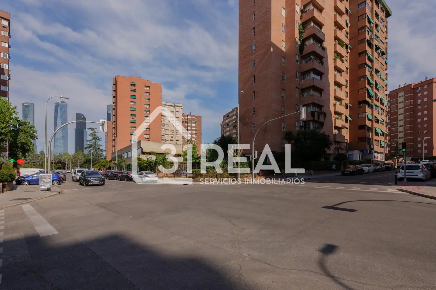 Vista exterior de Pis en venda en Madrid amb Aire condicionat, Calefacció i Jardí privat