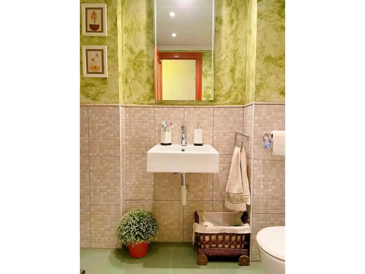 Bathroom of Flat for sale in Cerdanyola del Vallès  with Heating, Furnished and Balcony