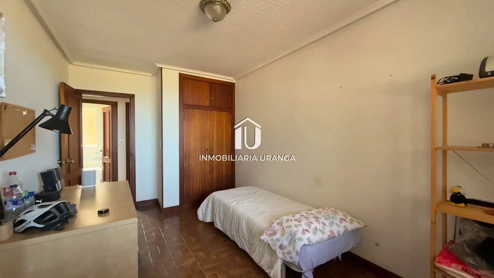 Habitación de Piso en venta en Laredo con Calefacción, Terraza y Piscina comunitaria