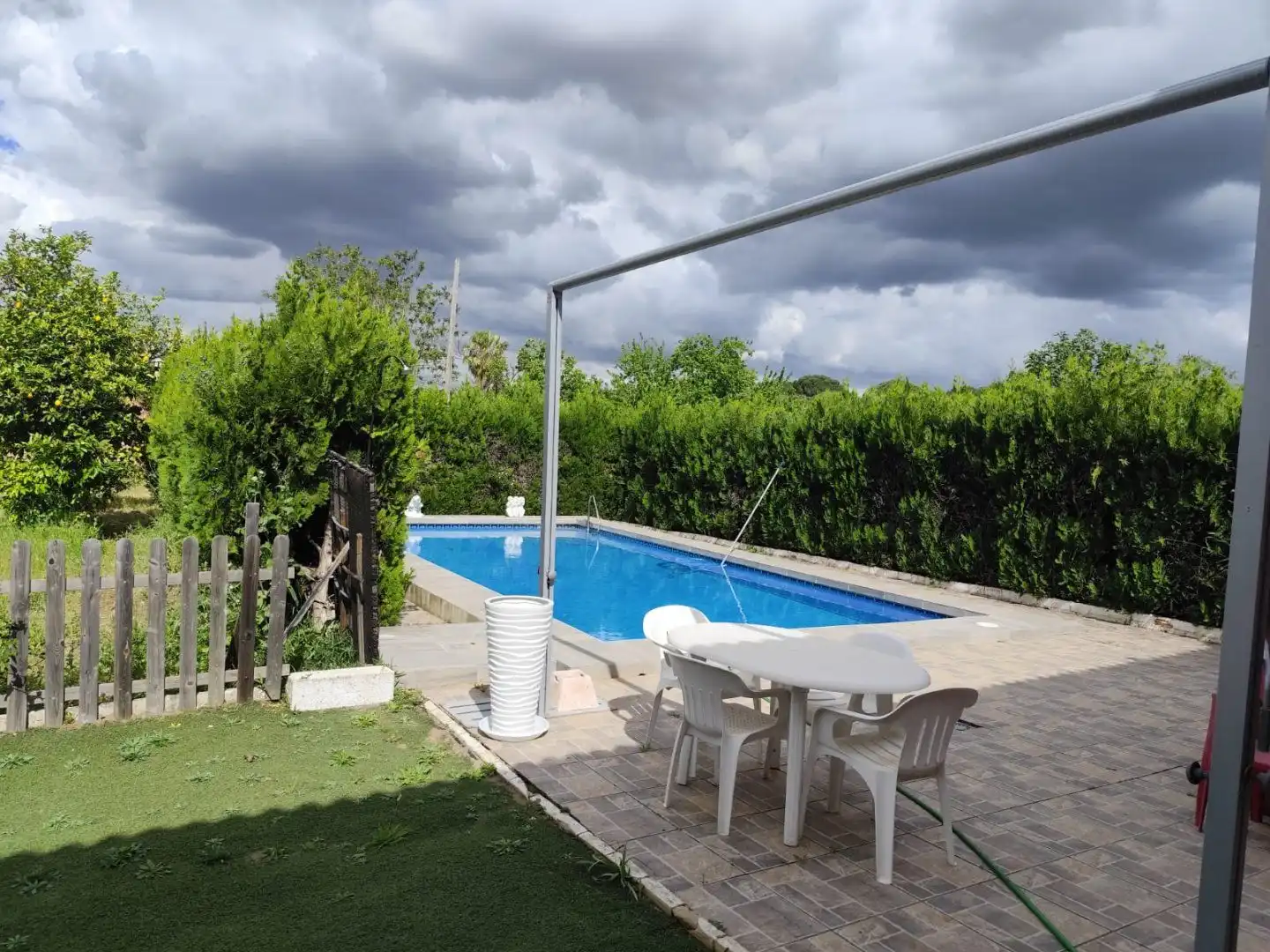 Piscina de Casa o xalet en venda en Hinojos amb Jardí privat, Terrassa i Traster