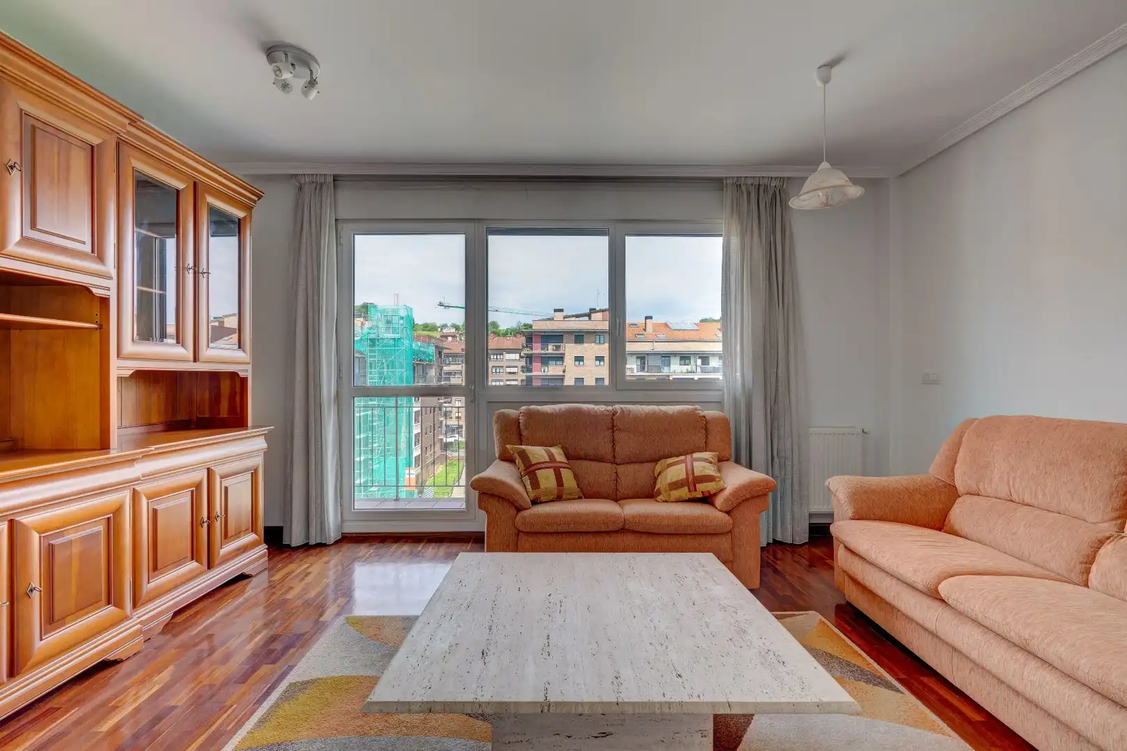 Sala de estar de Piso en venta en Urnieta con Calefacción, Terraza y Trastero