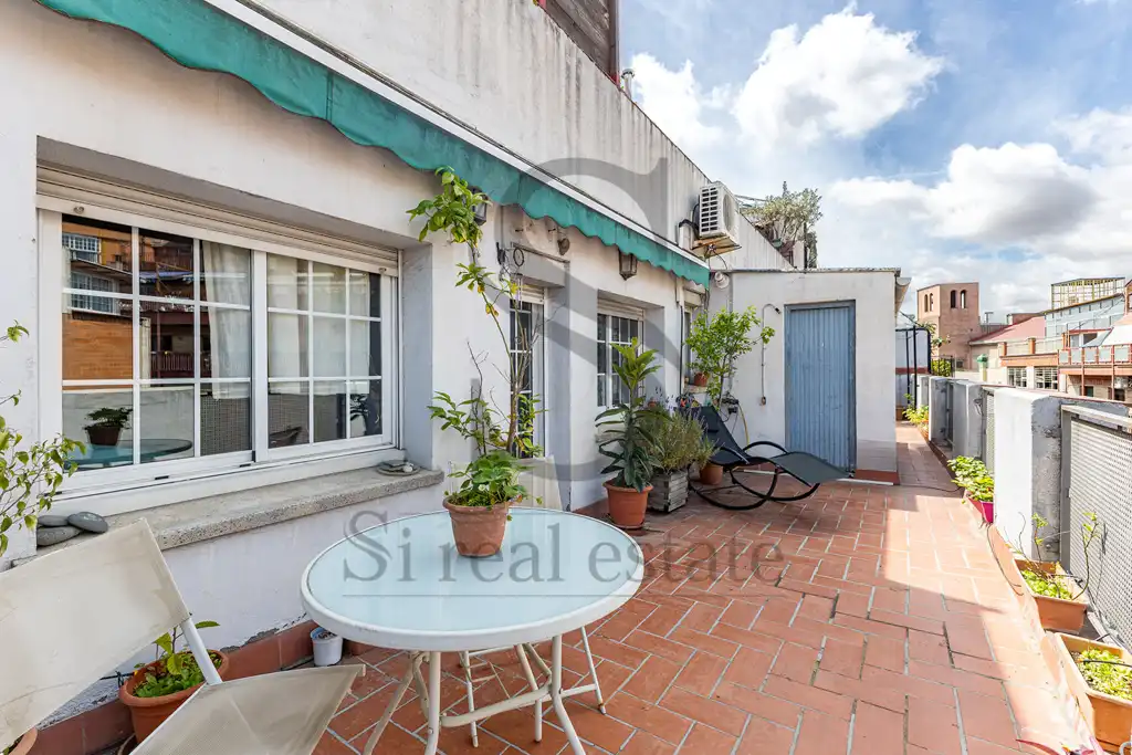 Terrasse von Dachboden zum Verkauf in Barcelona mit Klimaanlage und Terrasse