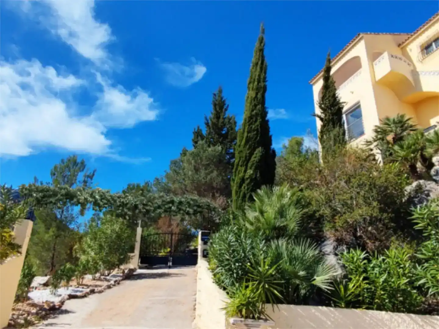 Jardí de Casa o xalet en venda en L'Atzúbia amb Aire condicionat i Balcó