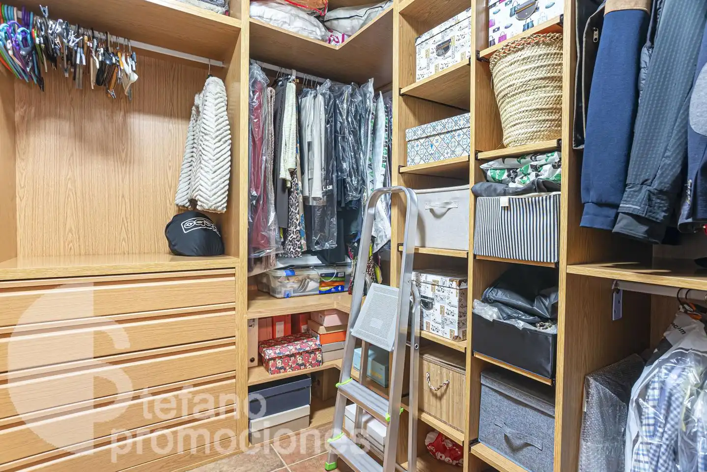 Dormitori de Casa o xalet en venda en Málaga amb Aire condicionat, Jardí privat i Terrassa