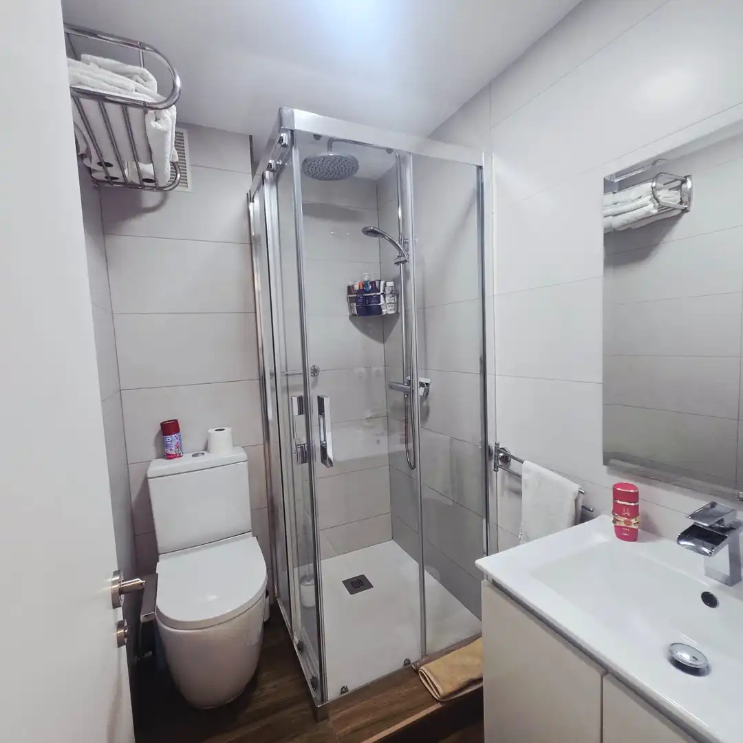 Badezimmer von Wohnung zum Verkauf in Rincón de la Victoria mit Klimaanlage, Heizung und Terrasse