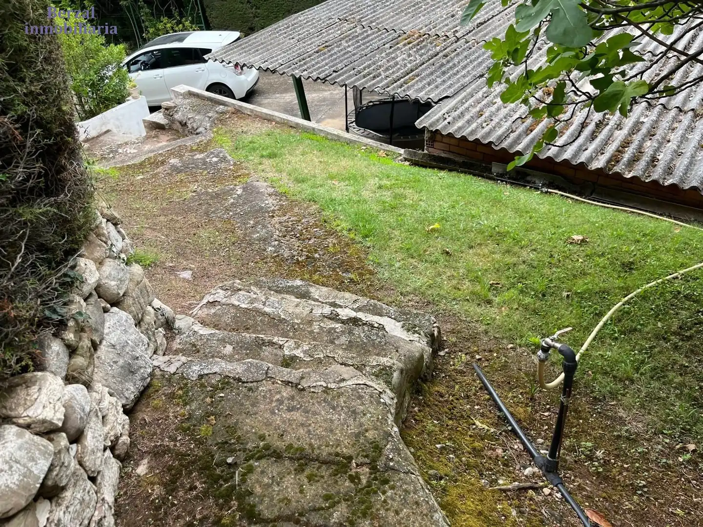 Aparcament de Casa o xalet en venda en Sorzano amb Jardí privat, Terrassa i Traster