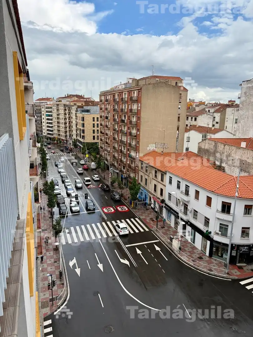 Vista exterior de Piso en venta en Salamanca con Calefacción, Terraza y Balcón
