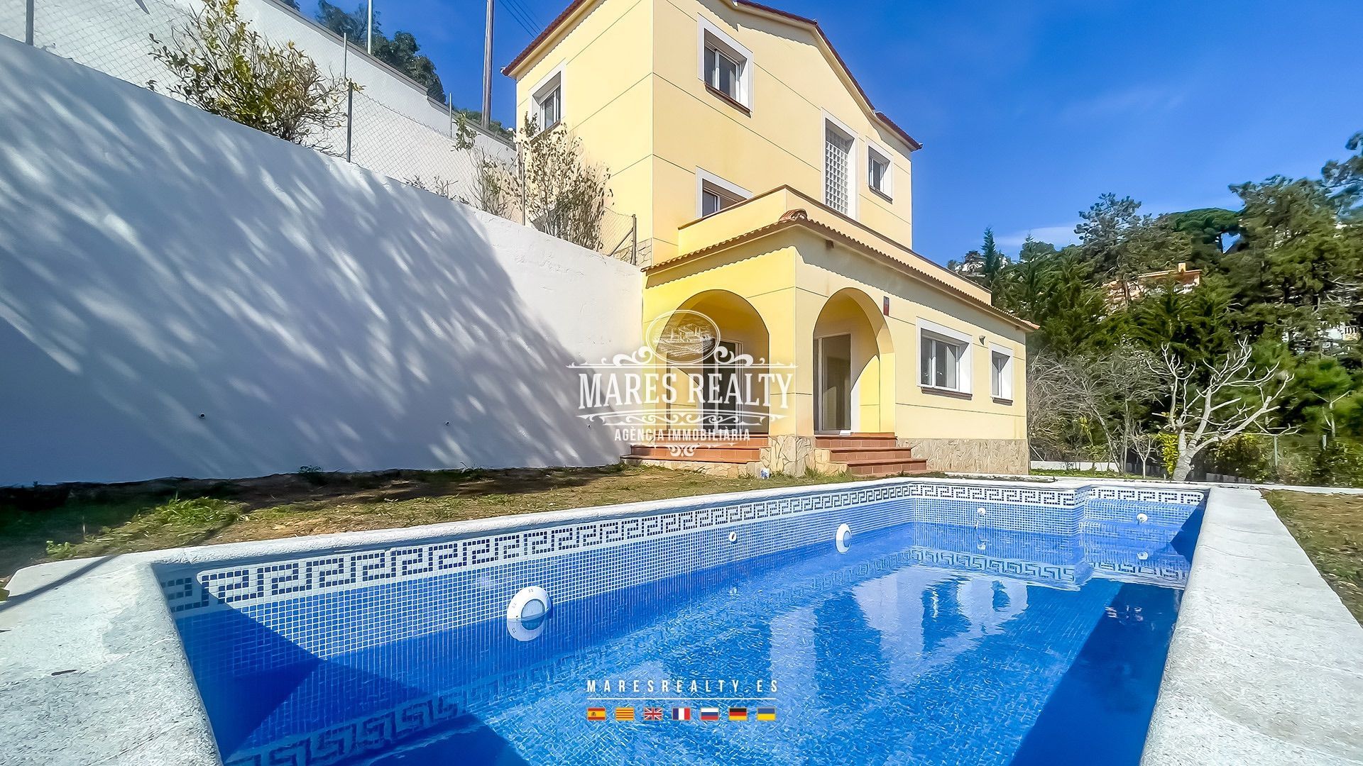 Vista exterior de Casa o xalet en venda en Lloret de Mar amb Piscina