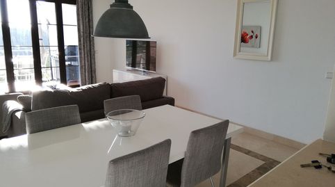 Foto 3 de Apartamento de alquiler en Urbanizacion Torre Esteril, Los Arqueros - Puerto del Almendro, Benahavís