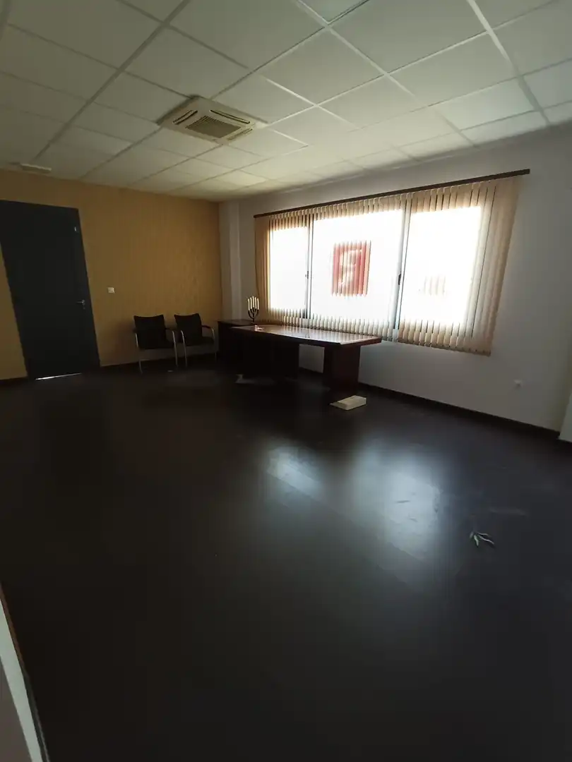 Gewerbefläche zum Verkauf in Almonte ciudad