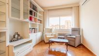 Sala de estar de Piso en venta en  Barcelona Capital con Terraza