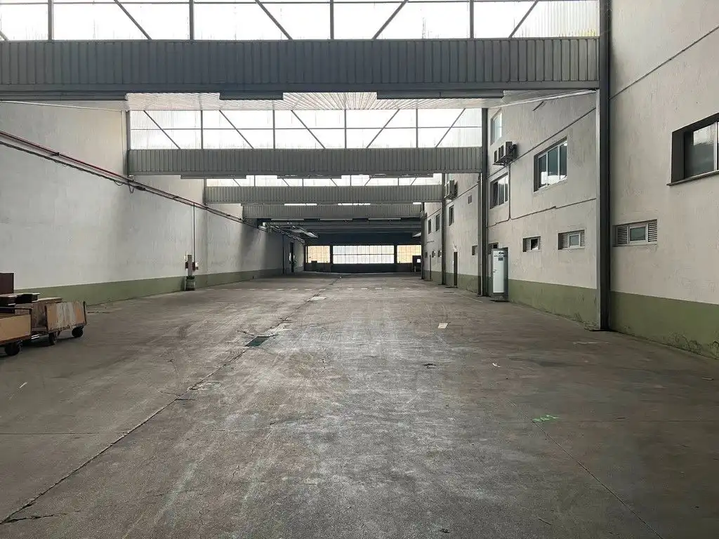 Nave industrial de alquiler en Sarria