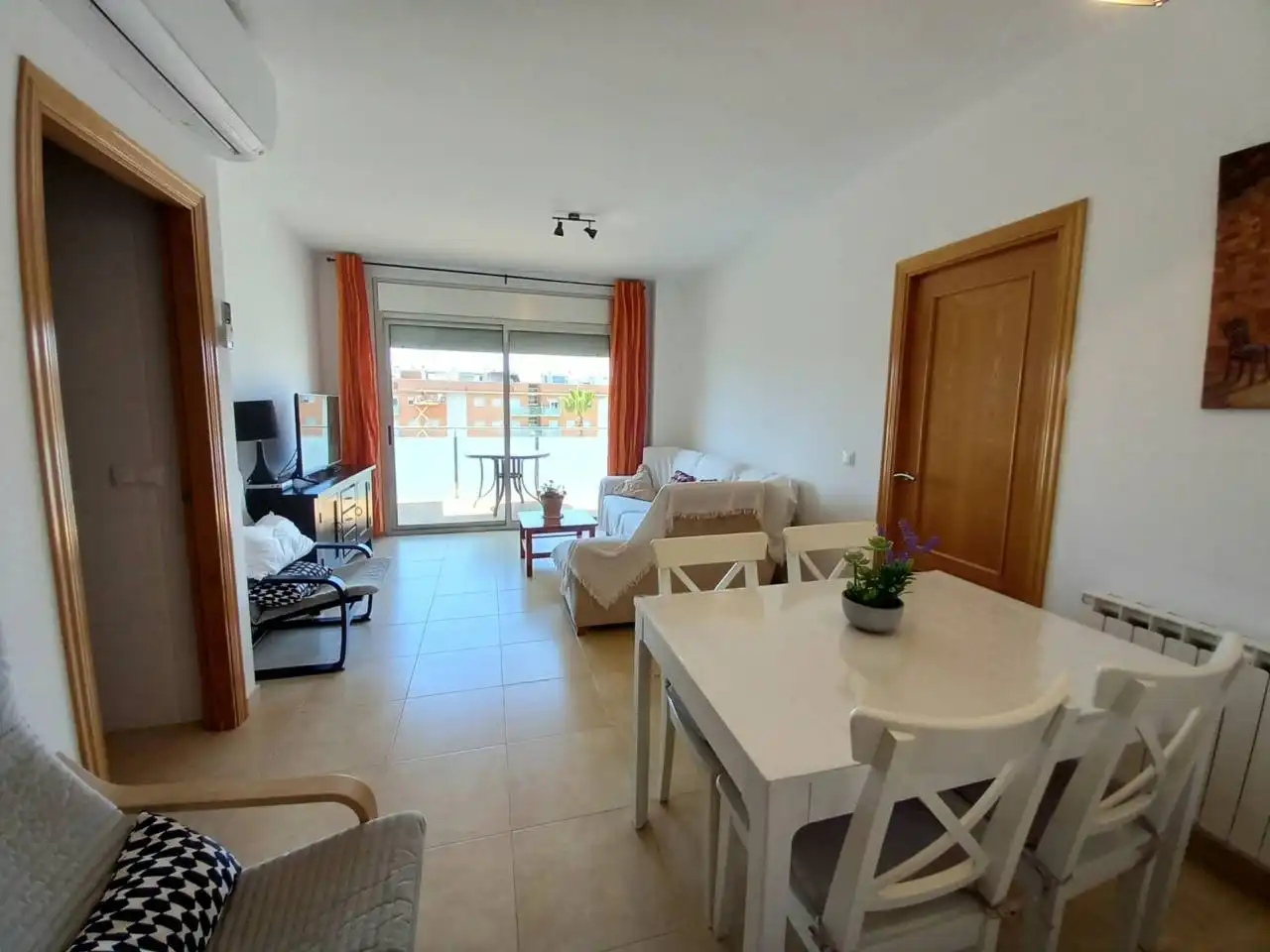 Sala de estar de Piso de alquiler en Cubelles con Aire acondicionado, Calefacción y Parquet
