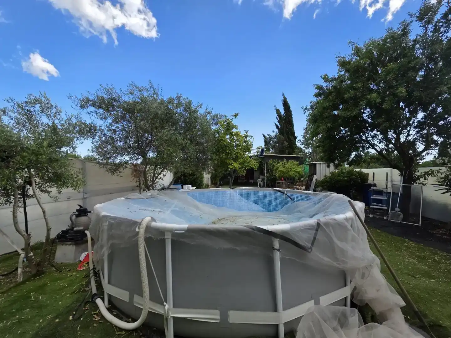 Piscina de Finca rústica en venda en Utrera amb Aire condicionat i Piscina
