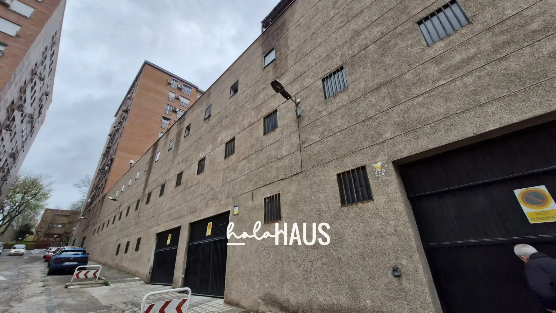 Außenansicht von Fabrikhallen zum Verkauf in Madrid