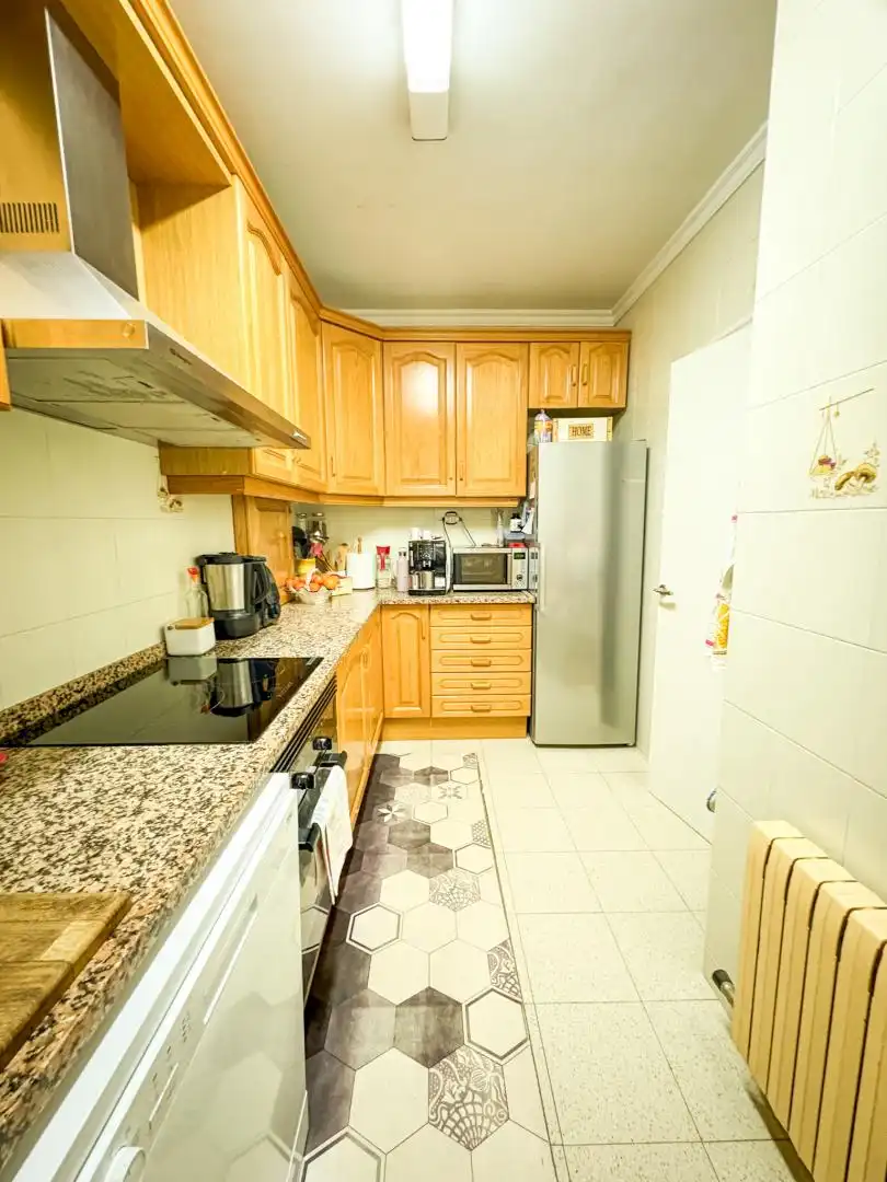 Cocina de Casa adosada en venta en Castellar del Vallès con Aire acondicionado, Calefacción y Terraza
