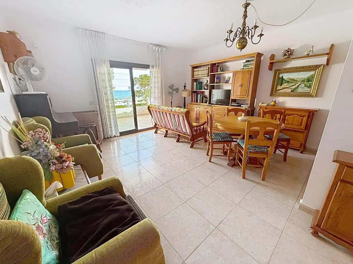 Wohnzimmer von Einfamilien-Reihenhaus zum Verkauf in El Vendrell mit Terrasse und Balkon