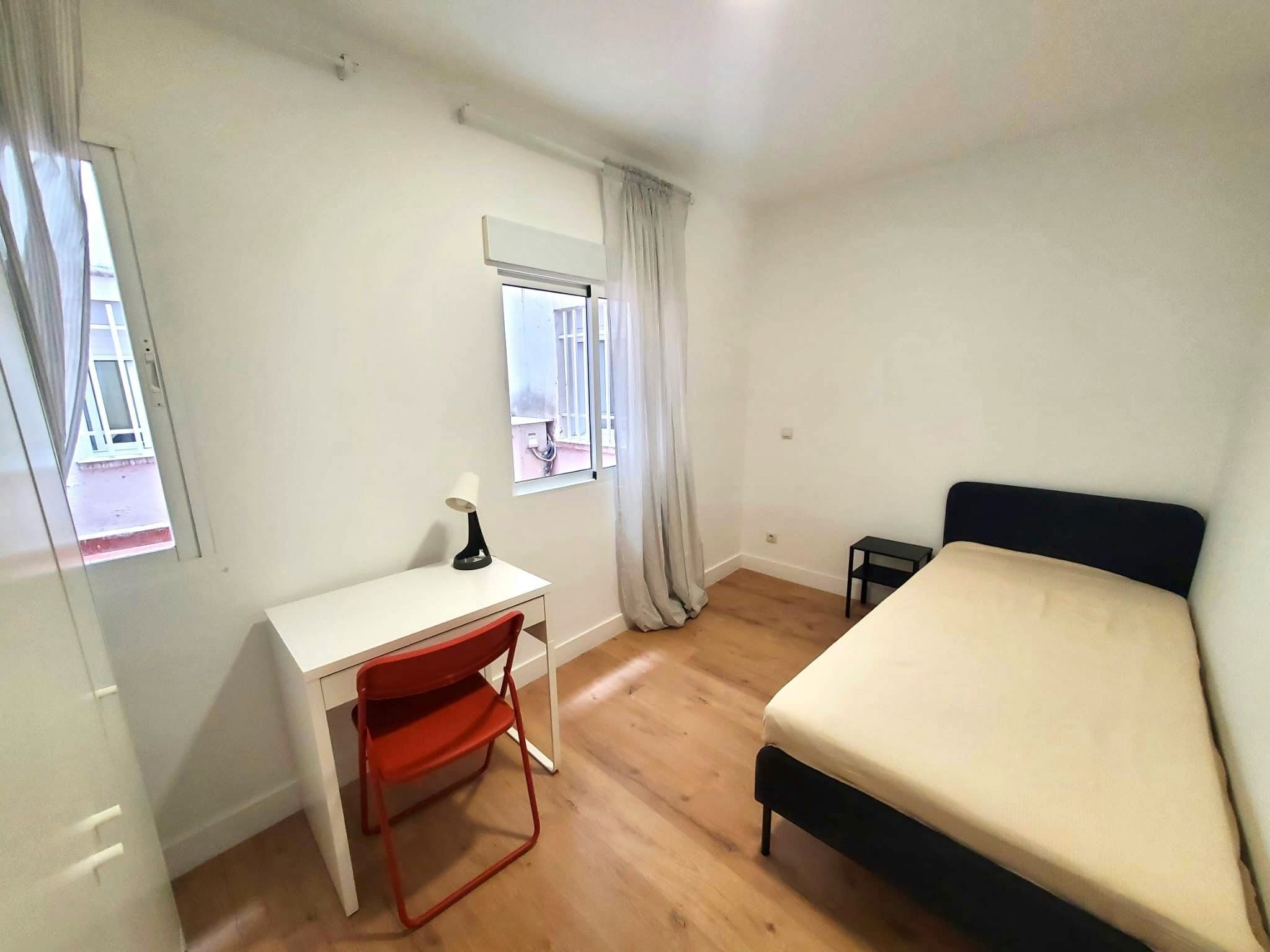 Bedroom of Flat to share in Fuenlabrada  with Heating, Washing machine and Balcony