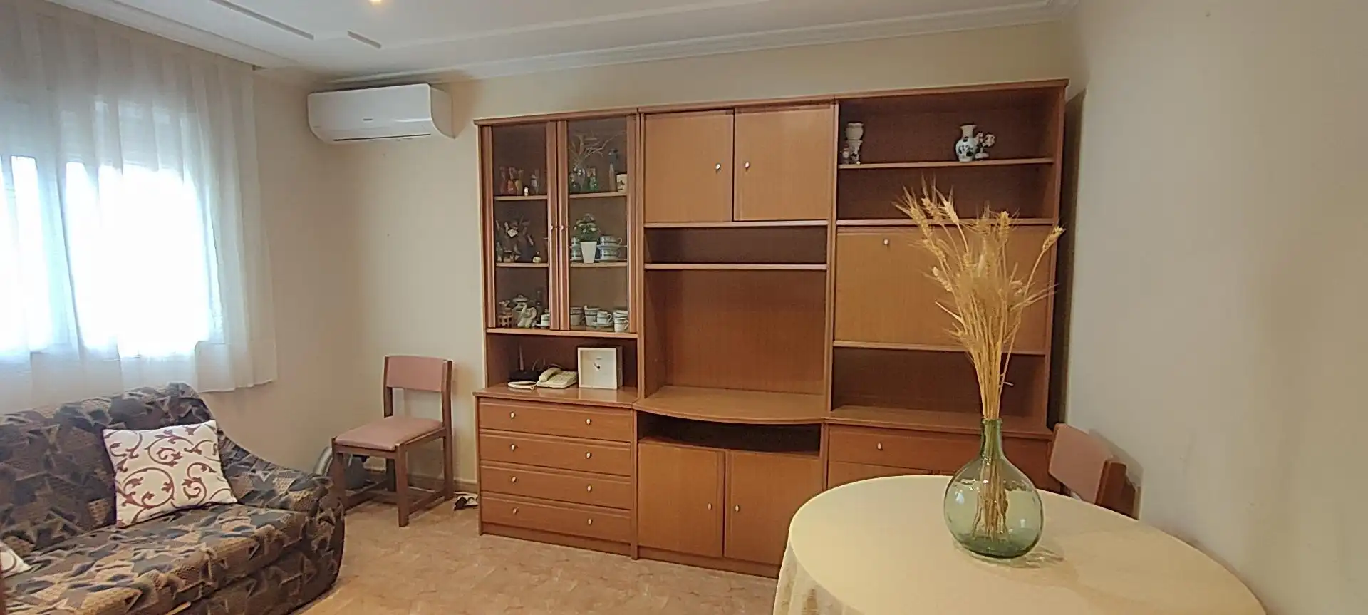 Living room of Flat for rent in Paiporta  with Air Conditioner, Heating and Storage room