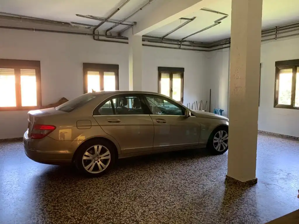 Aparcament de Casa o xalet en venda en Vega de Valcarce amb Calefacció, Jardí privat i Terrassa