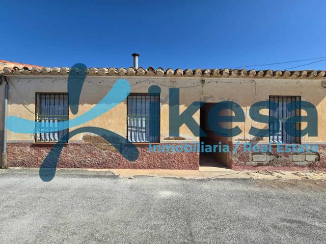 Casa adosada en Venta en Caniles