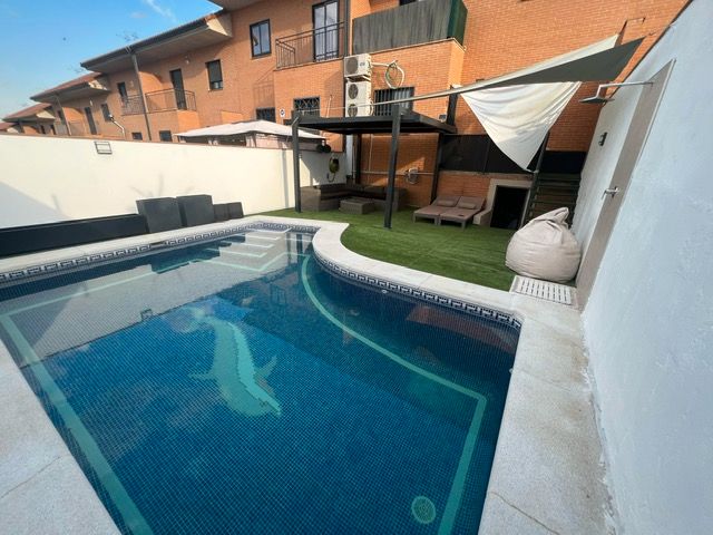 Swimming pool of House or chalet for sale in Ciempozuelos  with Air Conditioner, Heating and Private garden