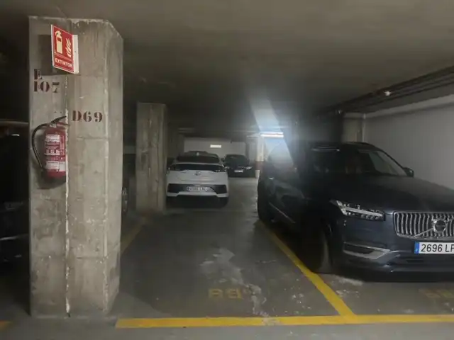 Parking de Garaje en venta en Barcelona con Alarma