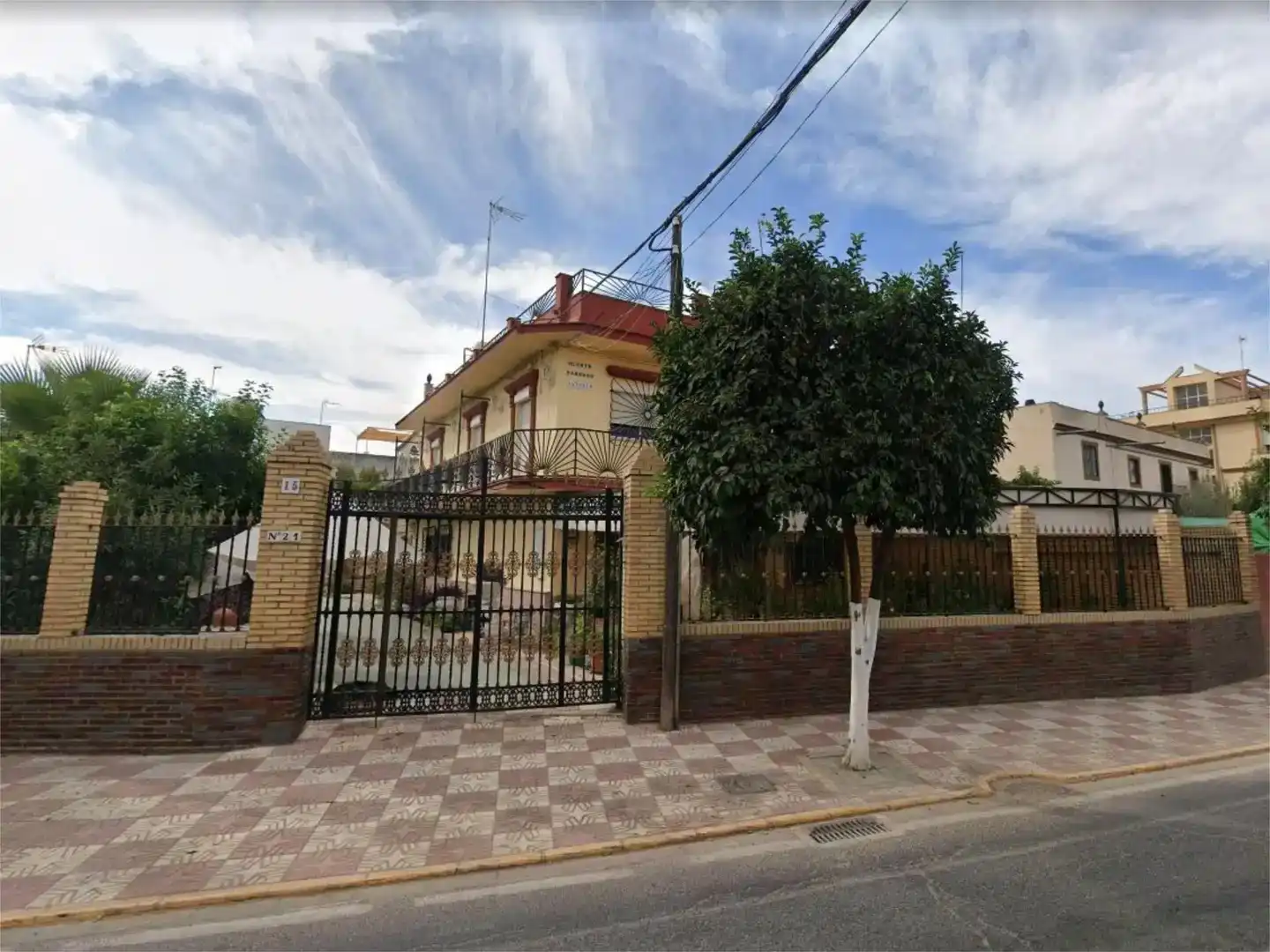 Exterior view of Flat for sale in Brenes, Sevilla