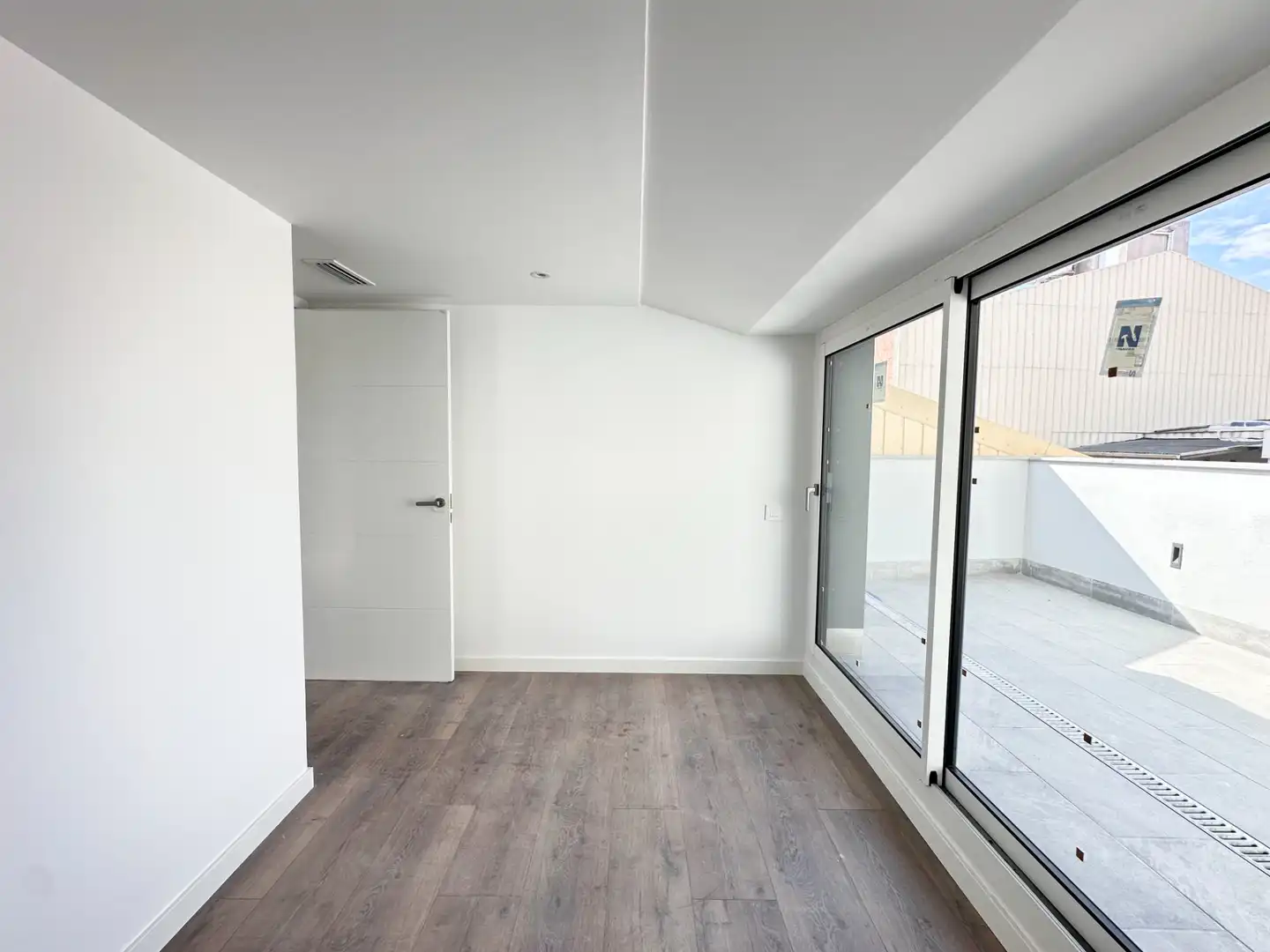 Maisonette zum Verkauf in Badalona mit Klimaanlage, Heizung und Parkett