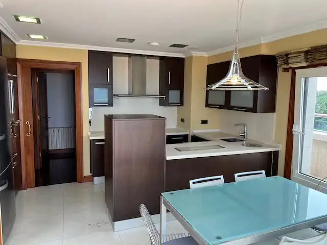 Cocina de Piso de alquiler en Vigo  con Aire acondicionado, Calefacción y Parquet