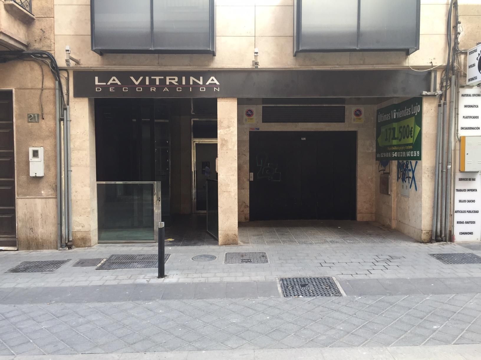 Local en venta en  Almería Capital con Terraza