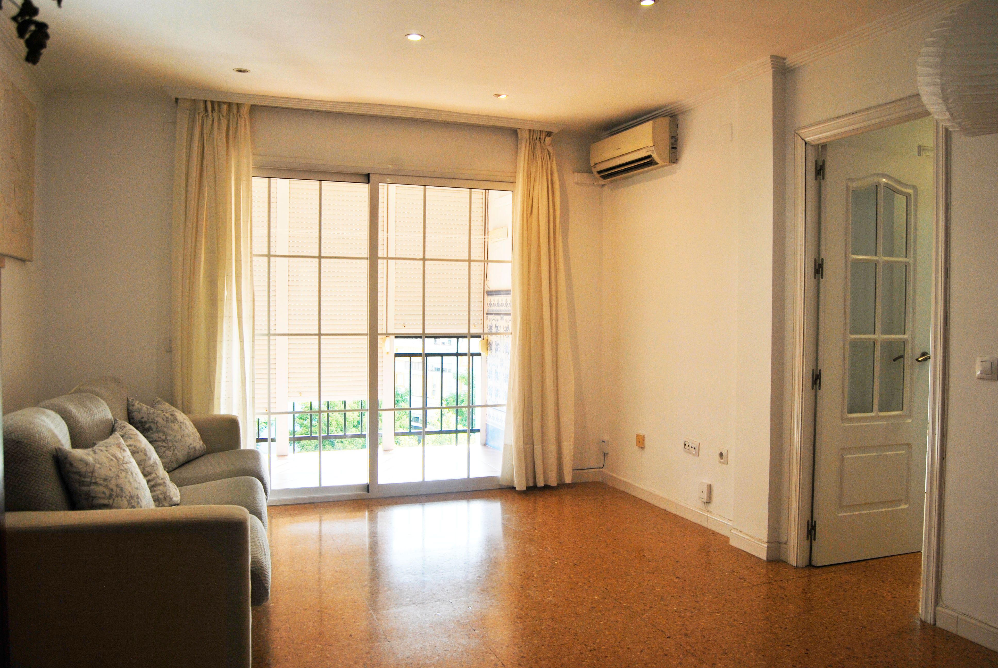 Living room of Apartment for sale in  Sevilla Capital