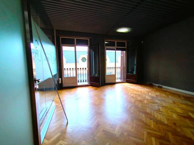 Oficina en Alquiler en De La Independencia en Paseo Independencia