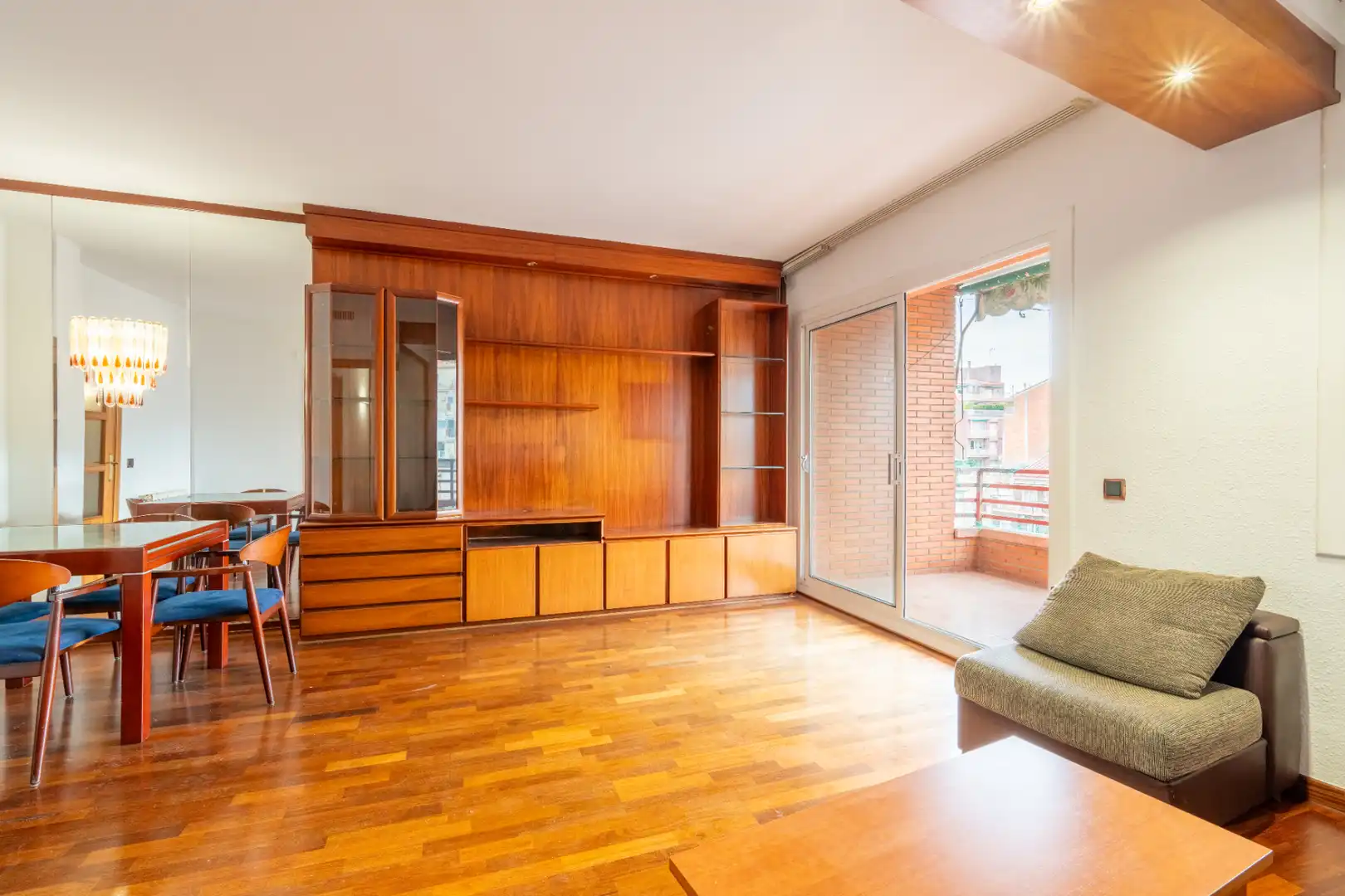 Living room of Flat for sale in Gràcia