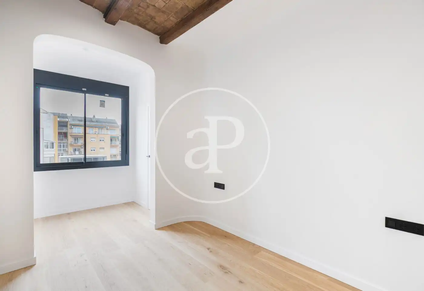 Schlafzimmer von Wohnung zum Verkauf in Barcelona mit Klimaanlage und Heizung