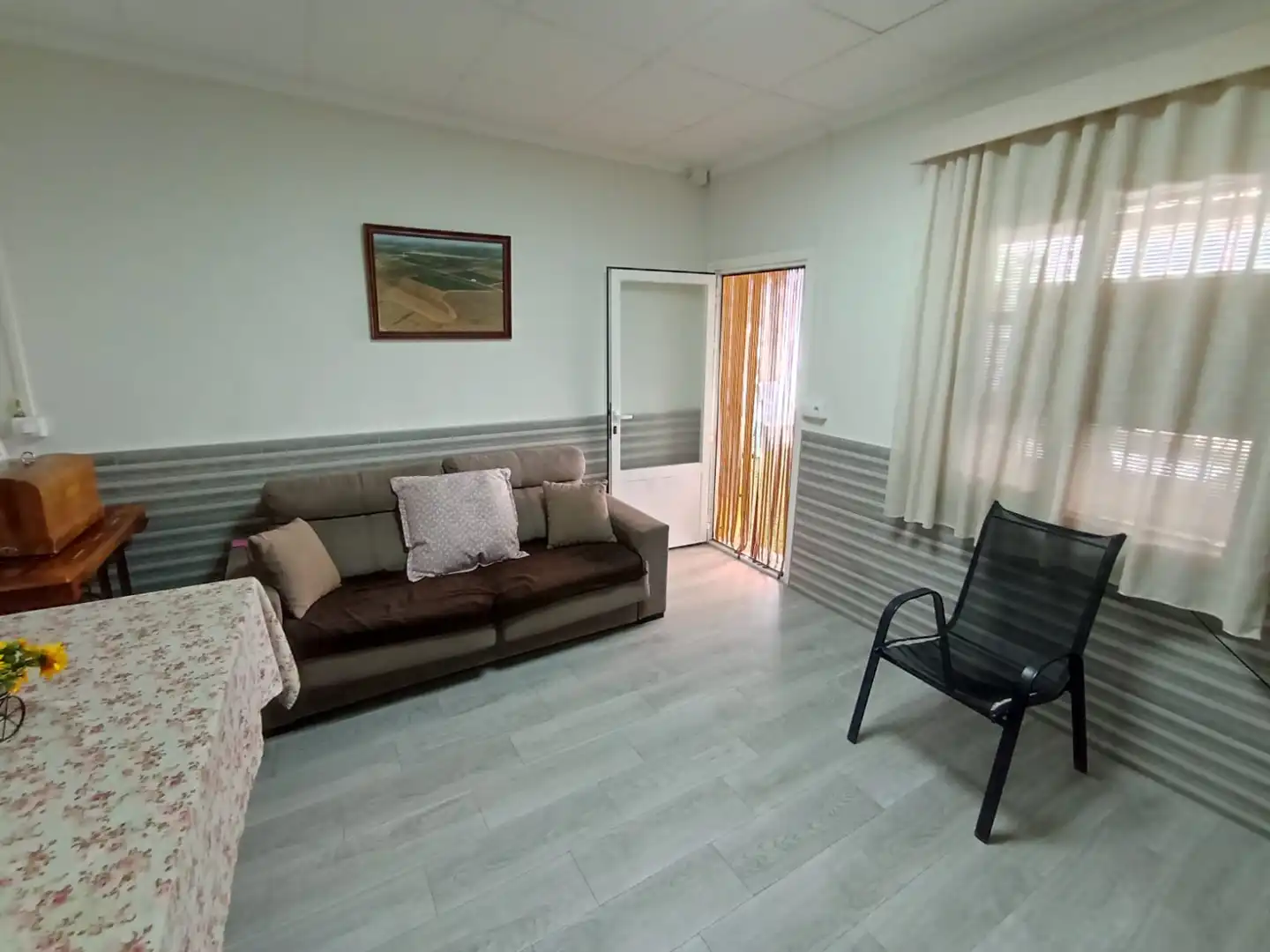 Sala d'estar de Casa o xalet en venda en Tomelloso amb Aire condicionat, Calefacció i Jardí privat