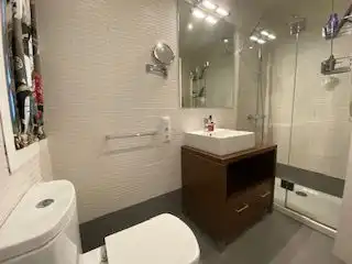 Baño de Ático de alquiler en Madrid con Aire acondicionado, Terraza y Amueblado