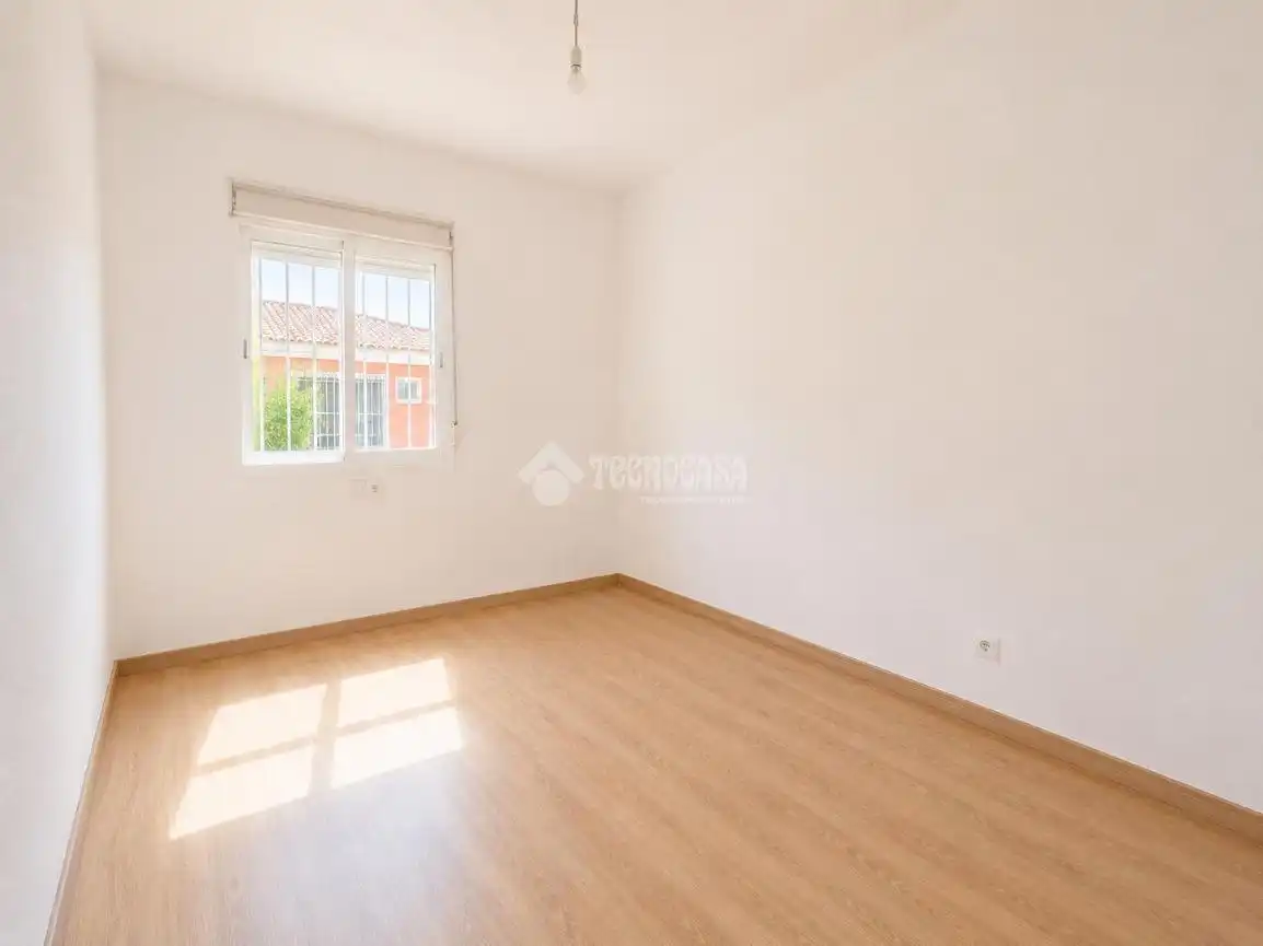 Casa adosada en venta en Calle Manuel Estiarte, Guillena pueblo