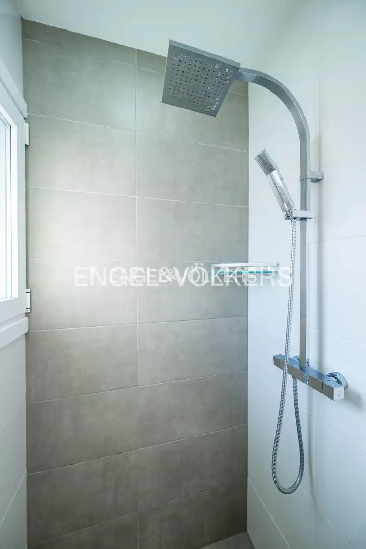 Baño de Piso en venta en Donostia - San Sebastián  con Calefacción, Parquet y Balcón