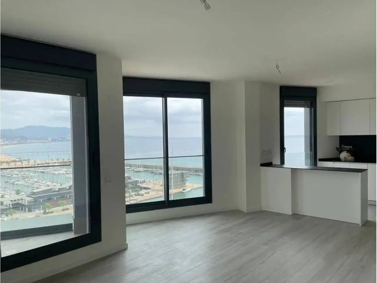 Sala de estar de Dúplex en venta en Badalona con Terraza, Trastero y Balcón